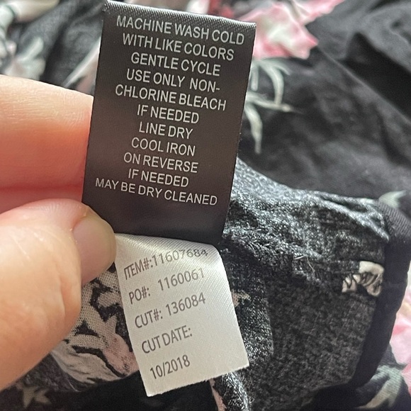 Torrid black flutter sleeve midi dress - Picture 7 of 7